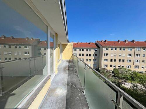 Großzügiger Balkon - 3 Zimmer Etagenwohnung in München