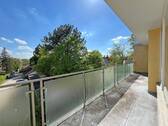 Balkon mit Blick ins Grüne - 
