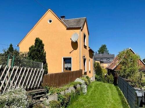 Seitenansicht mit Zugang - 4 Zimmer Einfamilienhaus in Oberlauterbach