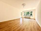 Wohnzimmer - 2 Zimmer Etagenwohnung zum Kaufen in Düsseldorf