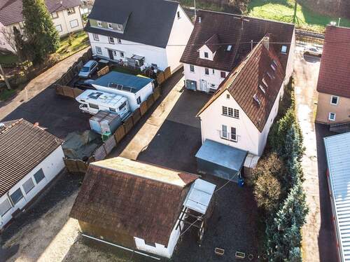 Luftbild vom hinteren Grundstücksbereich.jpg - Mehrfamilienhaus, Wohnhaus mit 400,00 m&sup2; in Albstadt zum Kaufen
