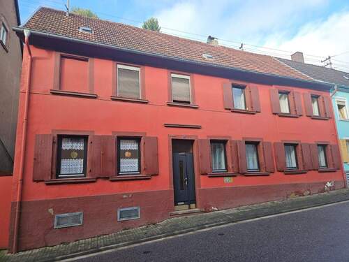 Einfamilienhaus - 7 Zimmer Einfamilienhaus zum Kaufen in Ottweiler
