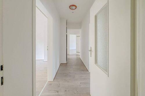 Flur.jpg - 3 Zimmer - frisch renoviert - gute Anbindung - ruhige Lage