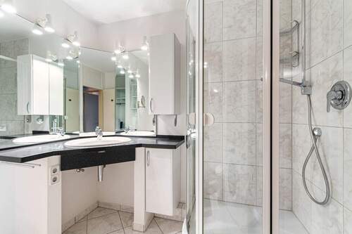 Dusche - Etagenwohnung mit 95,00 m² in Hamburg zum Kaufen