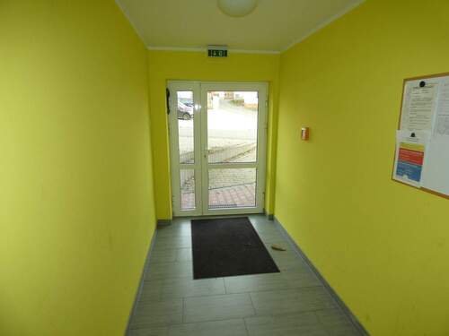 EG - Eingangsbereich Wohnhaus - 