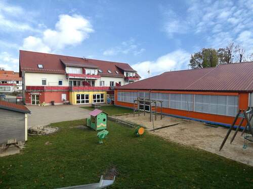 Wohnhaus mit Indoorspielhalle - 4 Zimmer Gewerbeobjekt (Büro, Produktion, Verkauf) in Dittersdorf