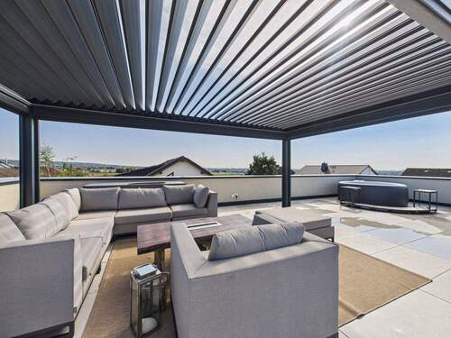 Pergola & Whirlpool auf der... - 
