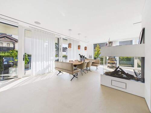 Geräumiger Essbereich - 6 Zimmer Einfamilienhaus zum Kaufen in Wiesbaden