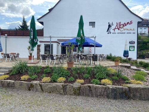 Terrasse - Ertragsstarkes Hotel-Juwel mit Festsaal, Betreiberwohnung & Baugrundstück