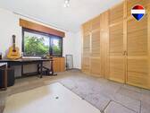 REMAX Immobilien DeLux Einfamilienhau Büro Homburg Mark Borowicz - 6 Zimmer Mehrfamilienhaus, Wohnhaus in Homburg
