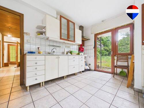 REMAX Immobilien DeLux Einfamilienhau Küche Homburg Mark Borowicz - 