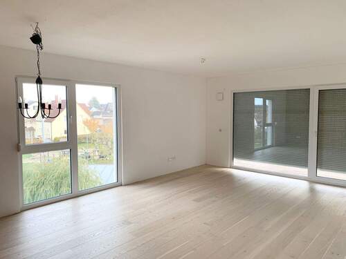 Blick Richtung Balkon - 