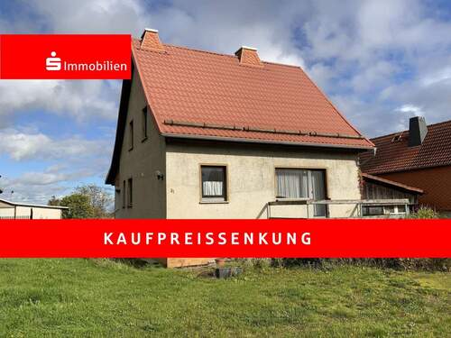 Titel - Haus und Grundstück mit viel Platz