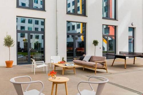 Außenbereich mit Tischtennisplatte (Beispielbild) - 