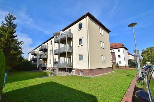 Rückansicht mit Balkonanlage - 