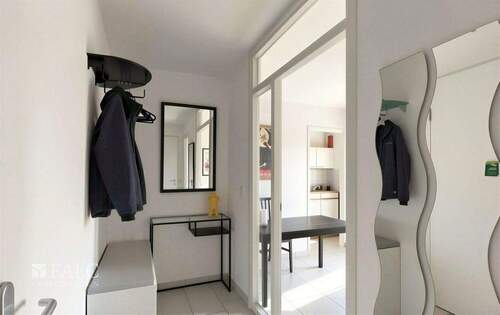 Flur - 2 Zimmer Etagenwohnung zum Kaufen in Köln