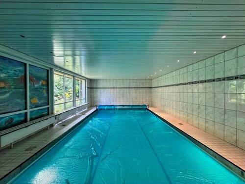 Schwimmbad - 7 Zimmer Einfamilienhaus in Köln