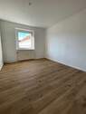 Wohnzimmer - 2 Zimmer Etagenwohnung zur Miete in Erfurt