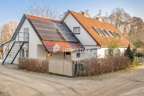 Außenansicht 2 ViSta - Ihr eigener Tennisplatz mit Ferienhaus und Seeanschluss - 3 Wohneinheiten (hiervon 1 vermietet)