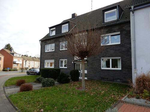 Objektansicht rechte Seite, einseitig angebaut.JPG - 1 Zimmer Mehrfamilienhaus, Wohnhaus in Oberhausen