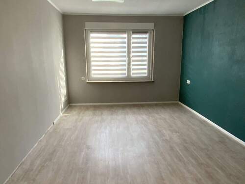 Schlafzimmer 1 - 3 Zimmer Etagenwohnung in Mittelpöllnitz