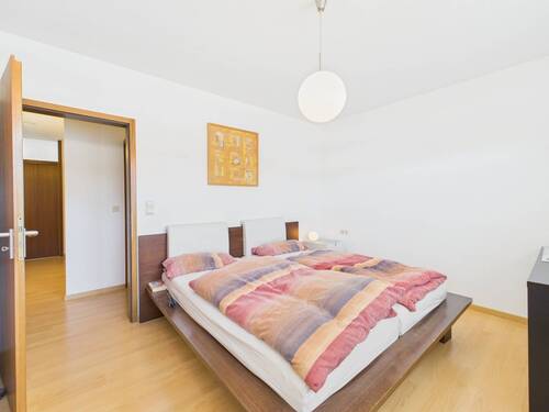 1. OG links: Schlafzimmer - 