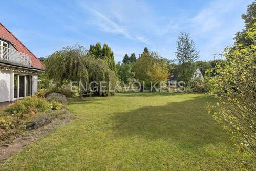 Garten - 7 Zimmer Einfamilienhaus zum Kaufen in Großhansdorf