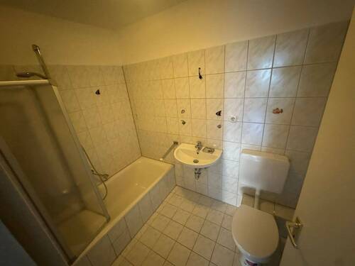 Badezimmer - Etagenwohnung mit 51,50 m&sup2; in Karben zur Miete