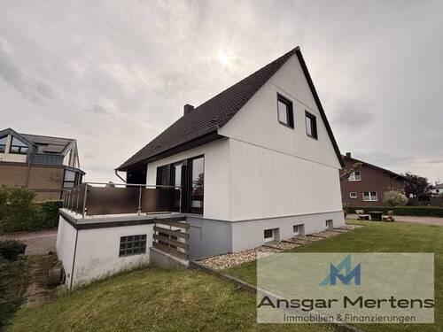 Haus- und Garagengartenansicht - 