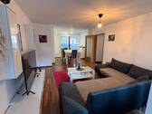 Geräumiges Wohn- und Esszimmer - 3,5-Zimmerwohnung zentrumsnah Bad Krozingen teilmöbliert