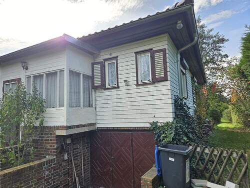 Ansicht mit Garage - 4 Zimmer Bungalow zum Kaufen in Halle