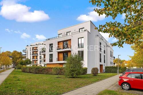 Hausansicht mit Eingang - 3 Zimmer Etagenwohnung in Hamburg