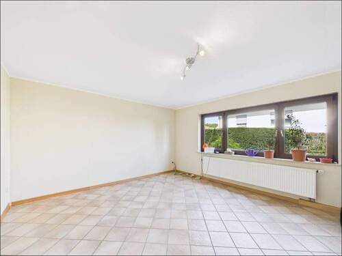 Schlafzimmer - Weitblick genießen - freistehendes Einfamilienhaus mit Einliegerwohnung in Johannesberg