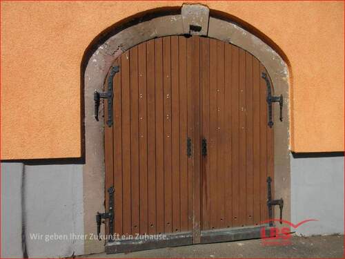 Tor zum Gewölbekeller - 5 Zimmer Doppelhaushälfte zum Kaufen in Altensteig