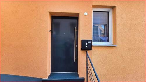 Hauseingang - 5 Zimmer Doppelhaushälfte in Altensteig