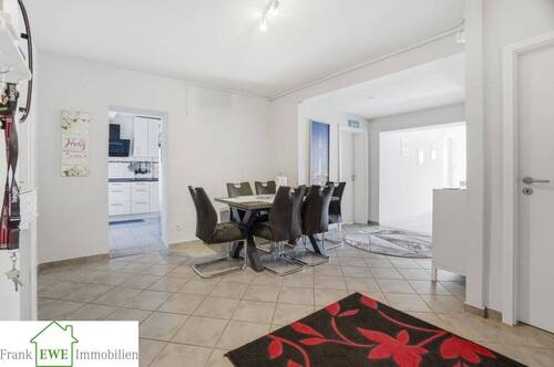 Esszimmer 1. OG, Zweifamilienhaus mit Garage zum Kauf in Düsseldorf Hassels, Frank Ewe Immobilienmakler Düsseldorf Hassels - 
