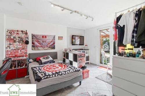 Kinderzimmer 1 1.OG, Zweifamilienhaus mit Garage zum Kauf in Düsseldorf Hassels, Frank Ewe Immobilienmakler Düsseldorf Hassels - 