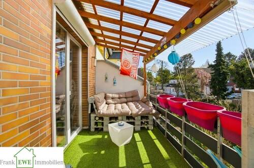Balkon 1.OG, Zweifamilienhaus mit Garage zum Kauf in Düsseldorf Hassels, Frank Ewe Immobilienmakler Düsseldorf Hassels - 