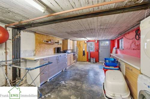 Waschkeller, Zweifamilienhaus mit Garage zum Kauf in Düsseldorf Hassels, Frank Ewe Immobilienmakler Düsseldorf - 