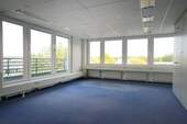 Bürofläche - Helle Bürofläche mit Parkplätzen in Flughafennähe - All-in-Miete