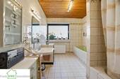 Dusch- und Wannenbad, Bungalow zum Kauf in Neuss Allerheiligen, Frank Ewe Immobilienmakler Düsseldorf Hassels - 