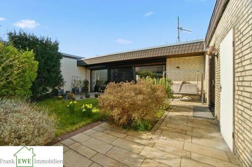 Terrasse Garten; Bungalow zum Kauf in Neuss Allerheiligen, Frank Ewe Immobilienmakler Düsseldorf Hassels - 