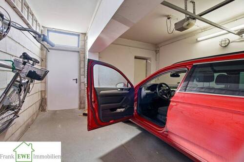 Garage; Bungalow zum Kauf in Neuss Allerheiligen, Frank Ewe Immobilienmakler Düsseldorf Hassels - 