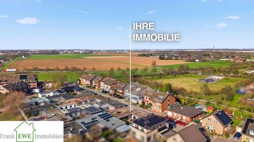 Luftaufnahme Bungalow Umgebung, Bungalow zum Kauf in Neuss Allerheiligen, Frank Ewe Immobilienmakler Düsseldorf Hassels - 