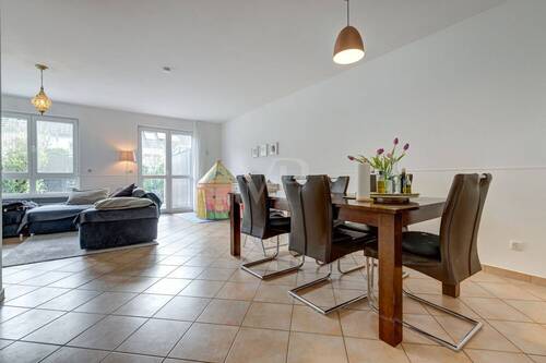 Offener Wohn- und Essbereich - 4 Zimmer Reihenmittelhaus zum Kaufen in Liederbach am Taunus