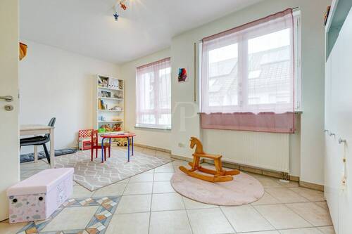 Helles Kinderzimmer - 
