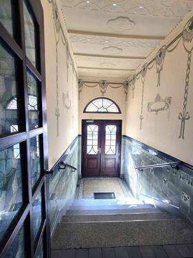 Haus Entree - 