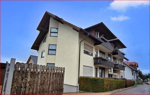 Hausansicht - 3 Zimmer-Wohnung in PF-Büchenbronn