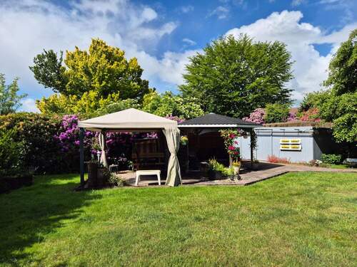 Garten m. Freisitz - 