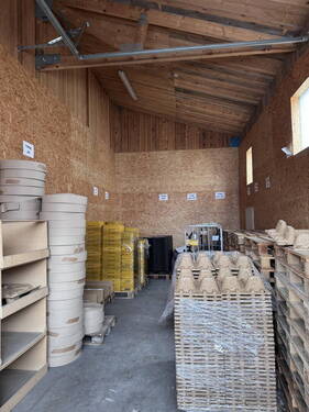 Verpackungslager mit sep.Tor - 
